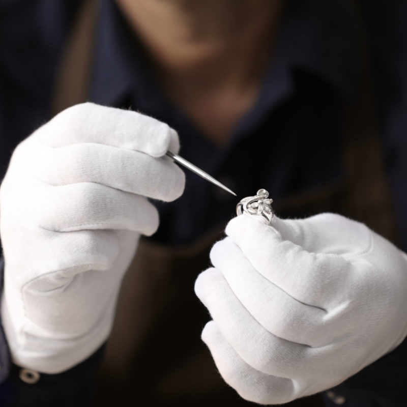 Cr&eacute;ation de bijoux avec pierres pr&eacute;cieuses &agrave; Saint-Cyr-sur-Loire pr&egrave;s de Tours Montlouis-sur-Loire