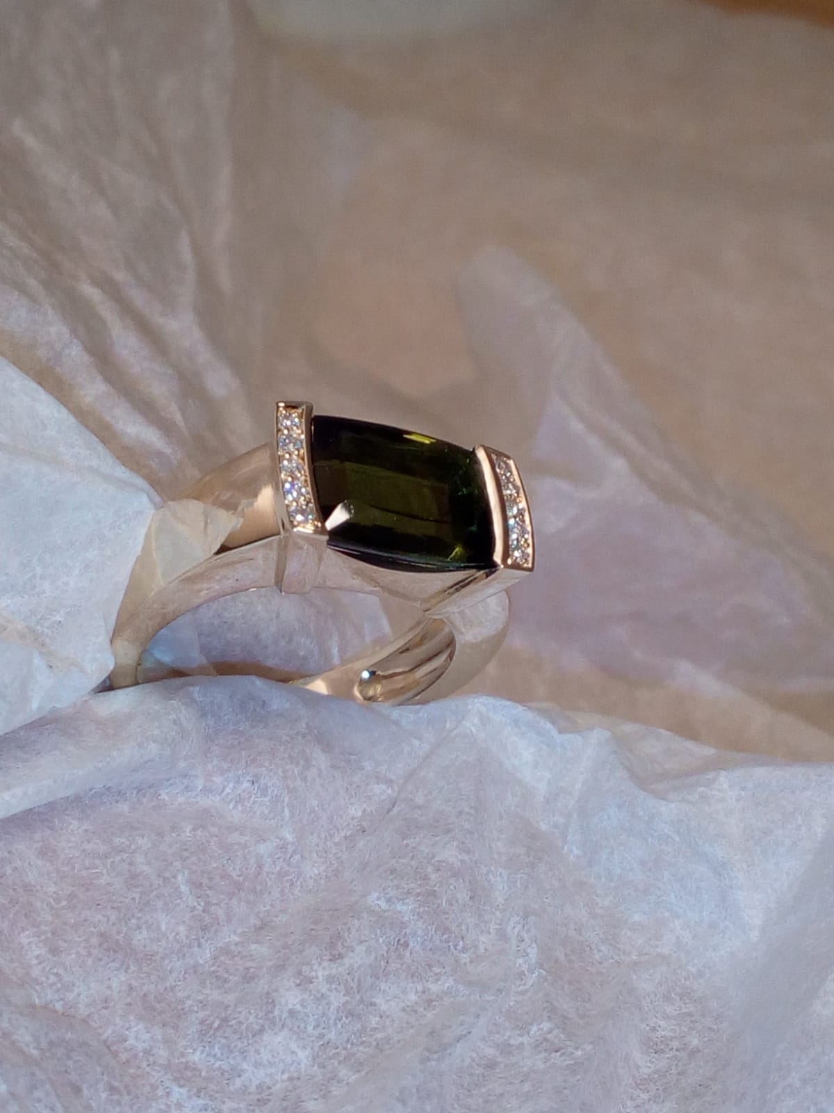 BAGUE OR JAUNE TOURMALINE VERTE ET DIAMANTS | JP MILLOT Bagues Tours 41
